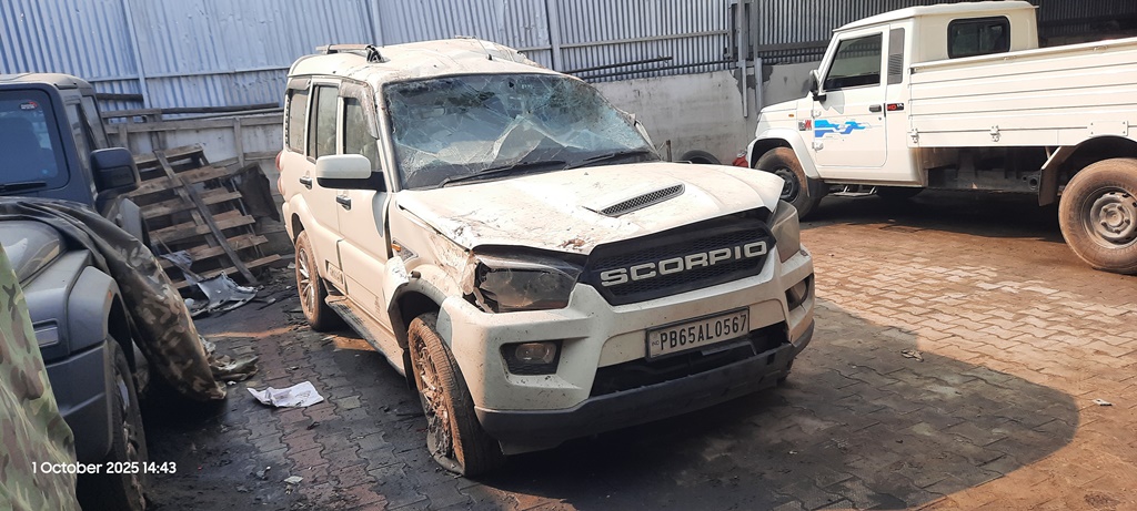  M & M  SCORPIO S6 7STR